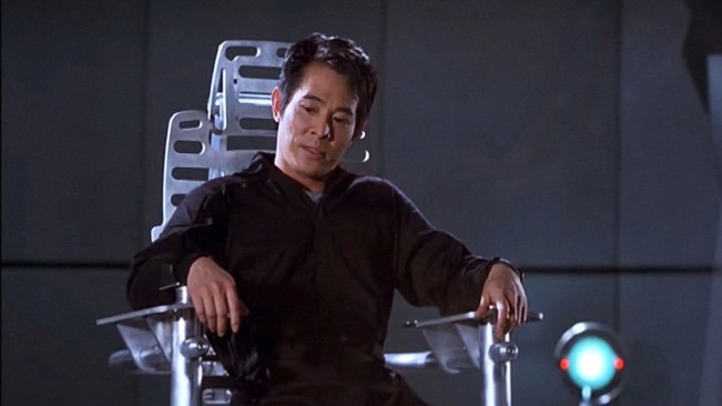 Jet Li dalam film The One. [Youtube]